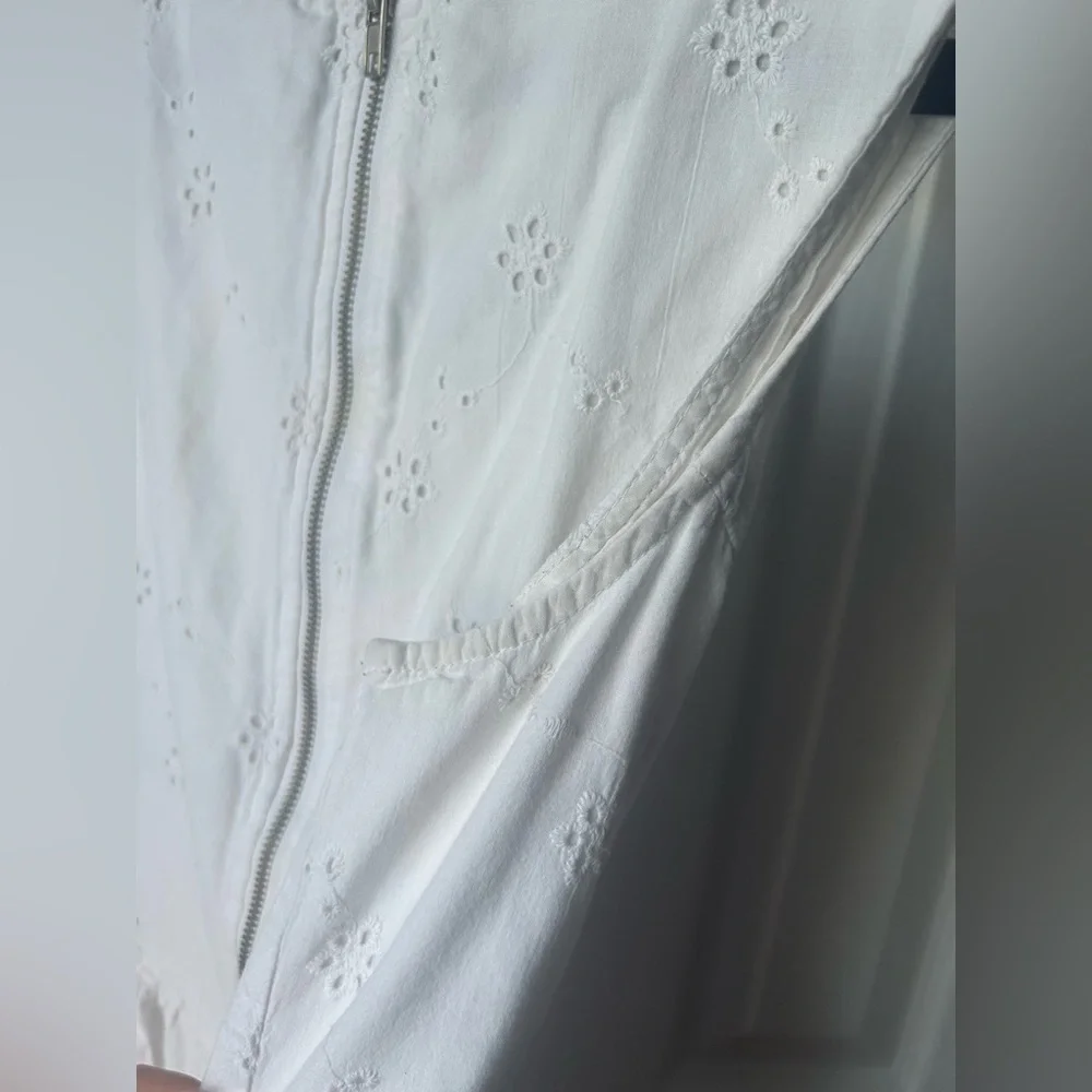 Cute white floral eyelet/broderie anglaise sun dress - size medium (M)